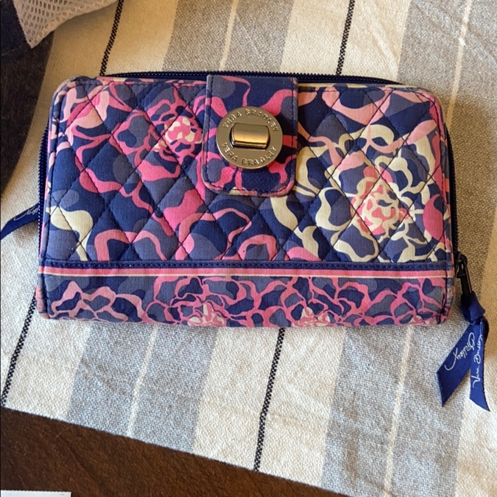 Vera Bradley lock wallet